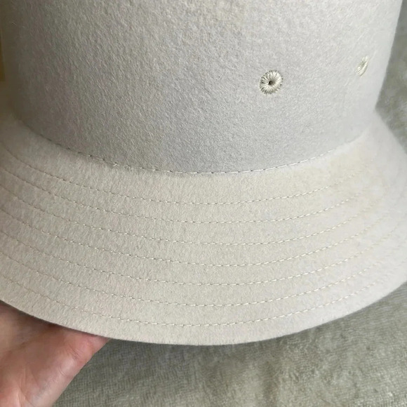 PHENIX‎ Retro Wool Felt Cloche Style Hat in Ivory Chic Lady Neutral, Size OS main image 8